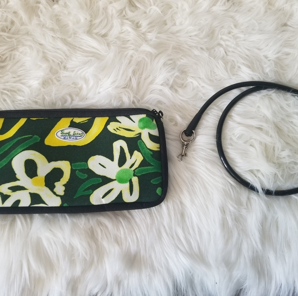 Surfline Hawaii clutch